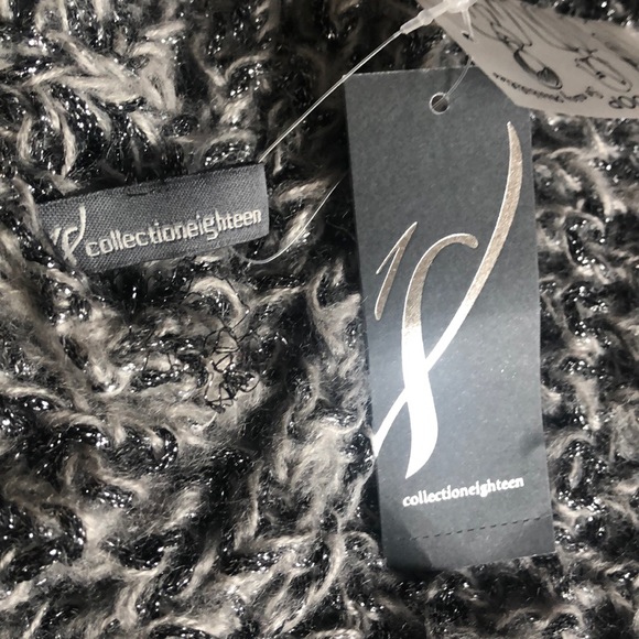 NWT Collection 18 Scarf - Picture 6 of 8